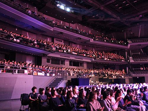 ハワイ進出が発表された「18年・秋の大感謝祭」の会場の様子